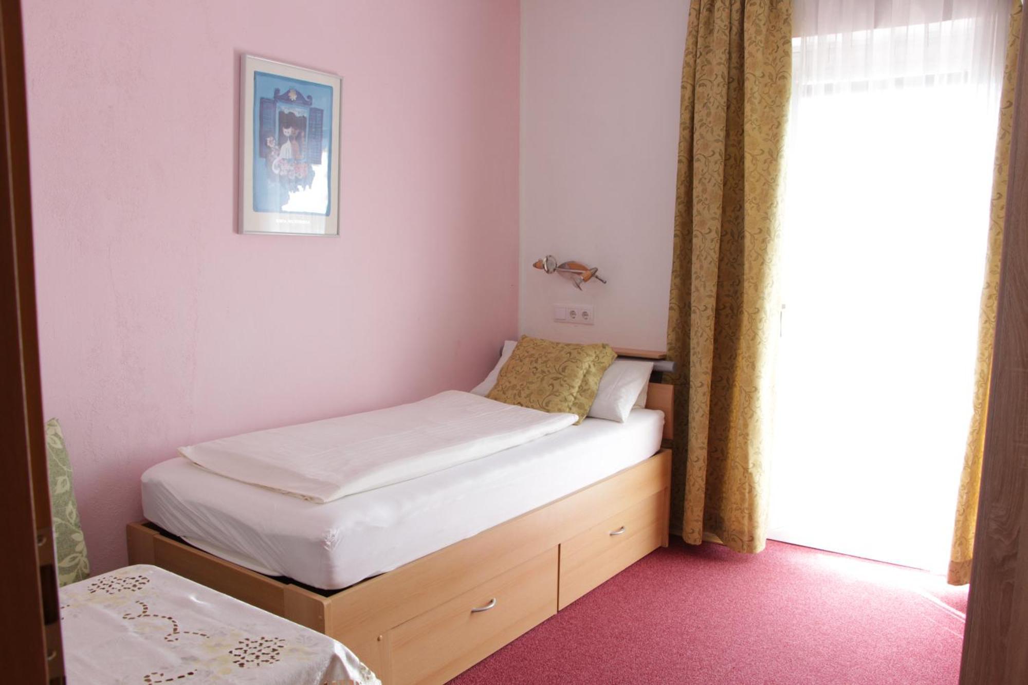 Haus Riedl Otel Seeboden Oda fotoğraf